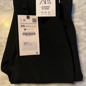 Zara high rise leggings in black size xsmall with slit in front skinny new w/tag